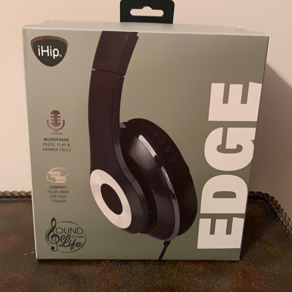 iHip Sound isolating headphones